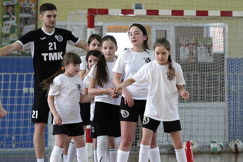 Футболисты «Синары» провели мастер-класс в команде девочек