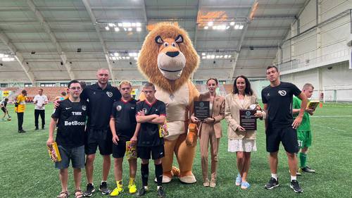 Игроки «Синары» приняли участие в инклюзивном турнире «Футбол - игра для всех»