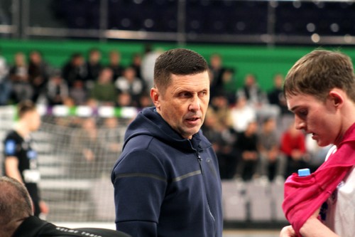 Играли в несвойственный нам футбол