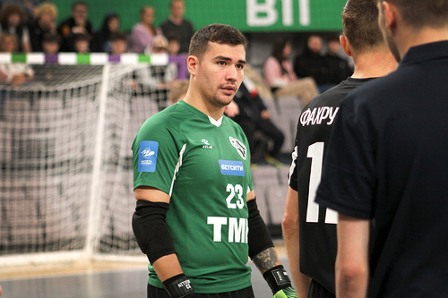 Вратарю должно везти